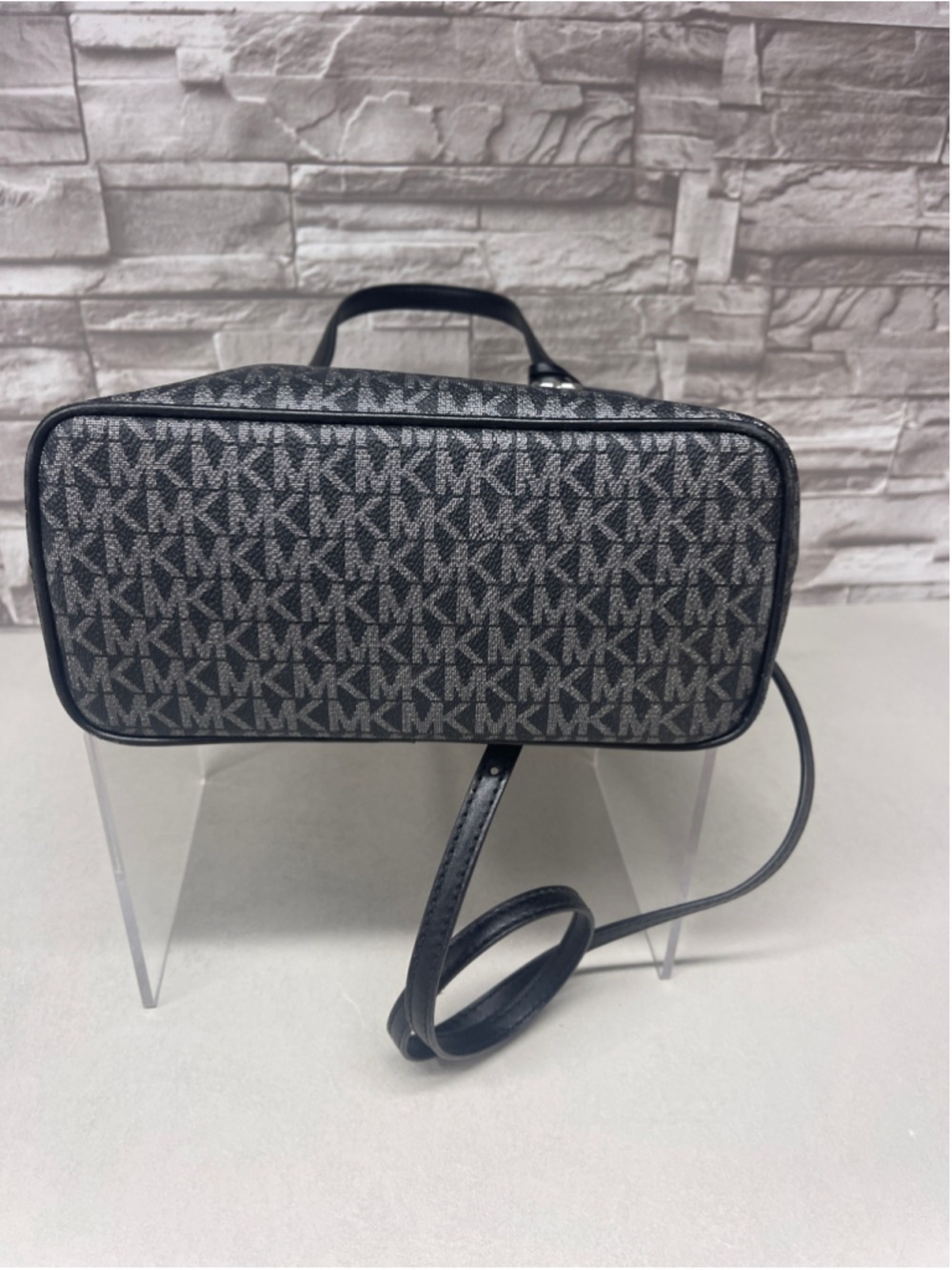Michael Kors XS Carryall Tote & Matching Wallet Set Black/Silver 
Metallic - Picture 10 of 13